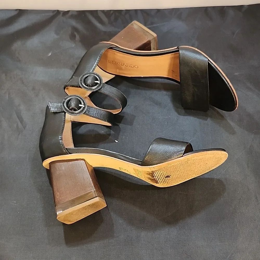 BE1RNARDO LEATHER OPEN-TOE LOW BLOCK-HEEL SANDAL G1 - Picture 12 of 16
